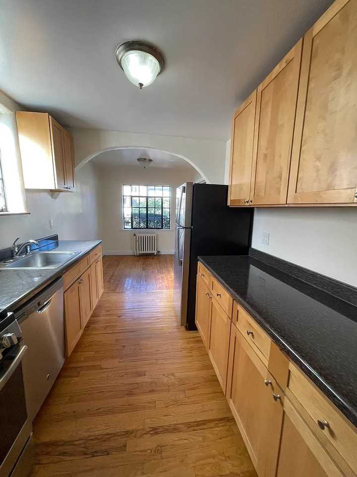 4602 245Th St - Photo 2 of 6