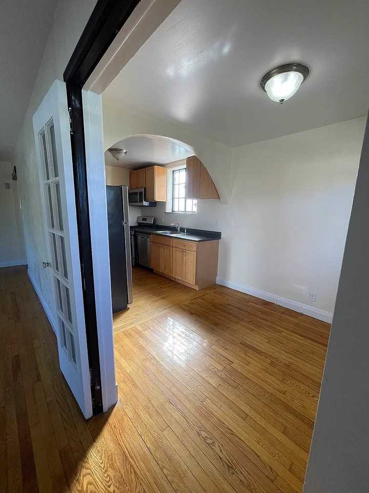 4602 245Th St - Photo 3 of 6