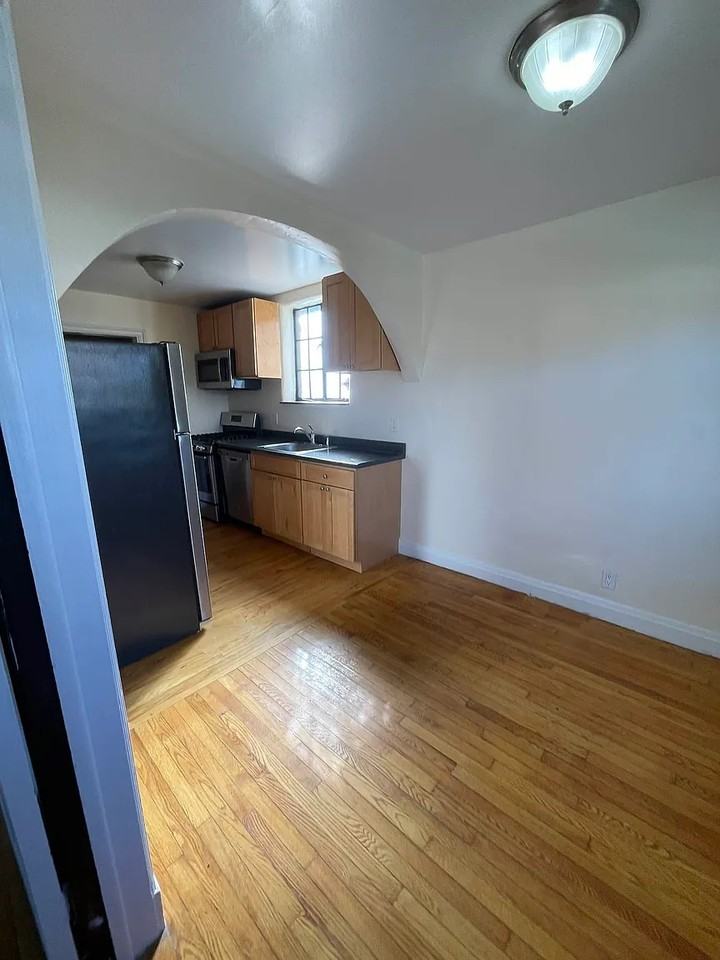 4602 245Th St - Photo 4 of 6