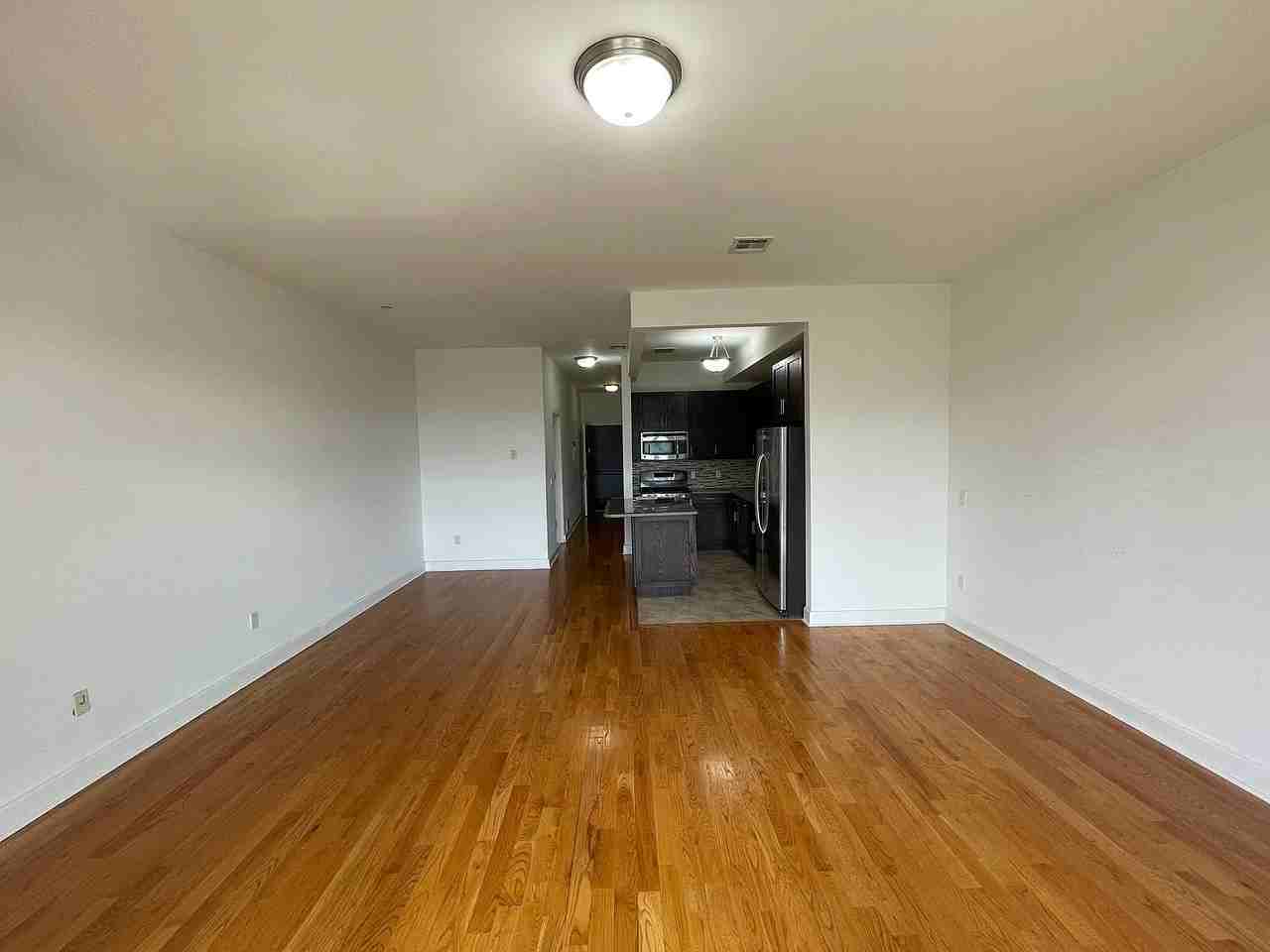 90 Bay Street Lndg - Photo 4 of 8