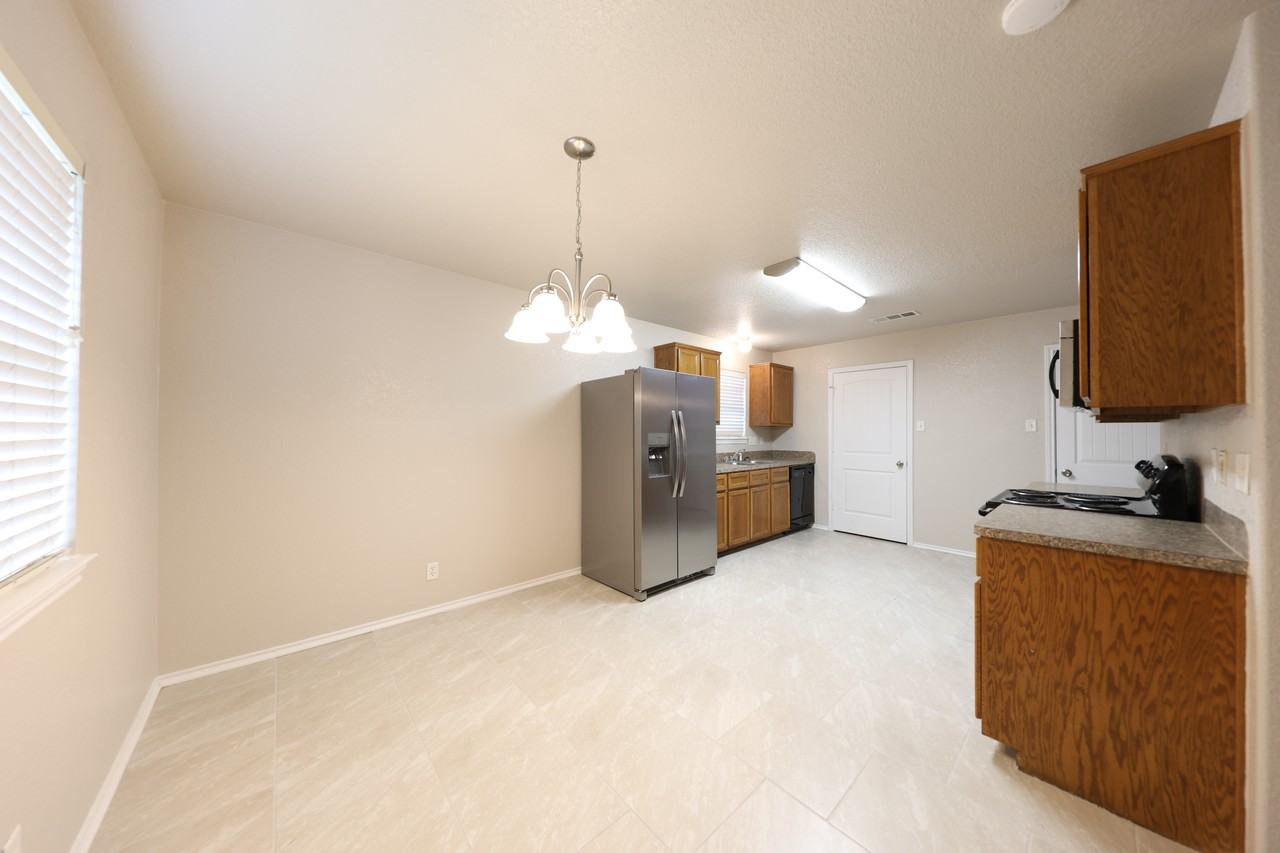 3606 Ida Dr - Photo 6 of 22