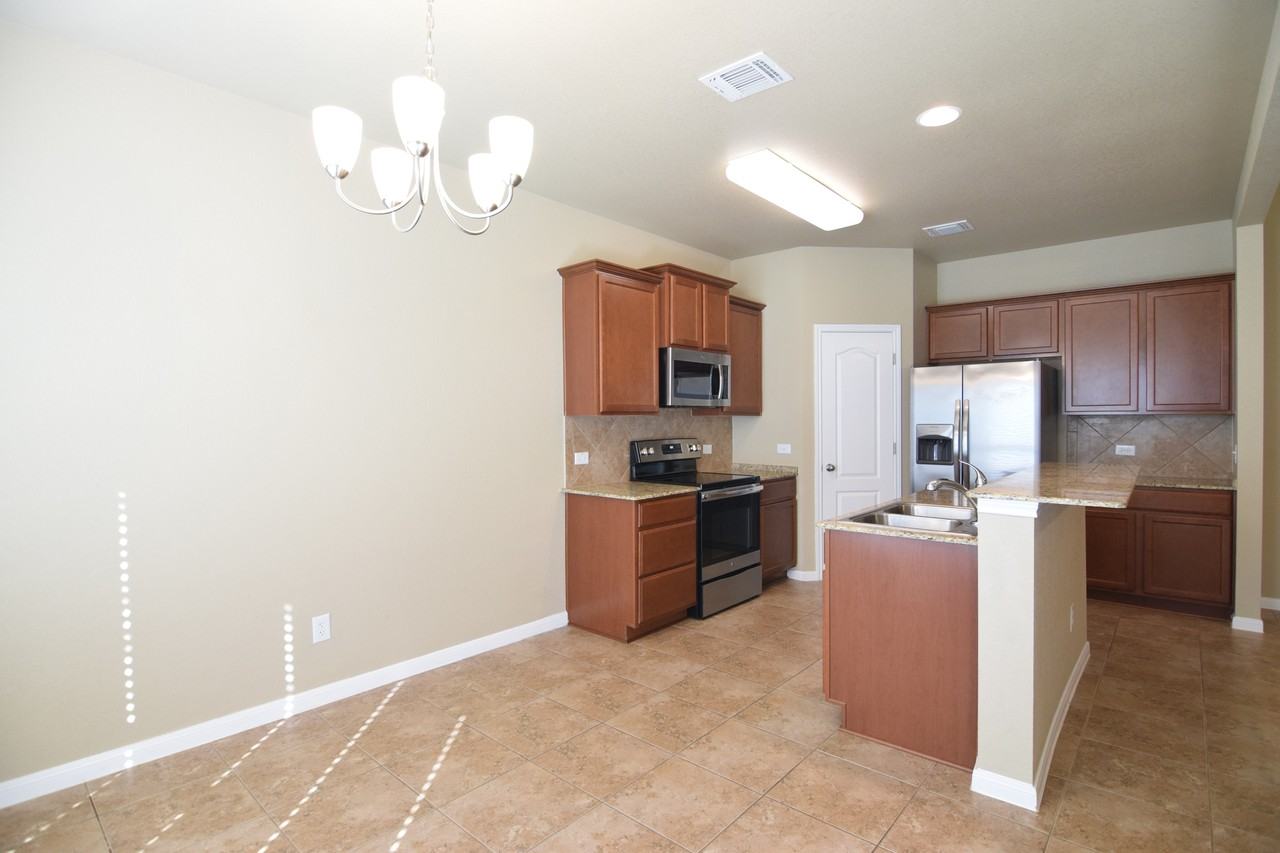 7801 Lee Hall Loop - Photo 4 of 21