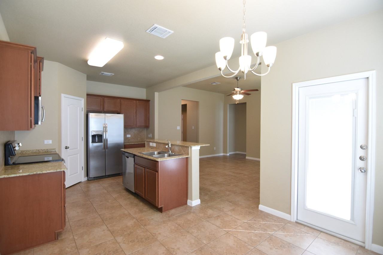 7801 Lee Hall Loop - Photo 5 of 21