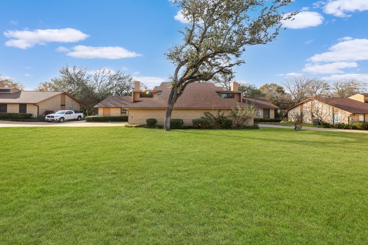 1500 Lake Rd - Photo 2 of 24