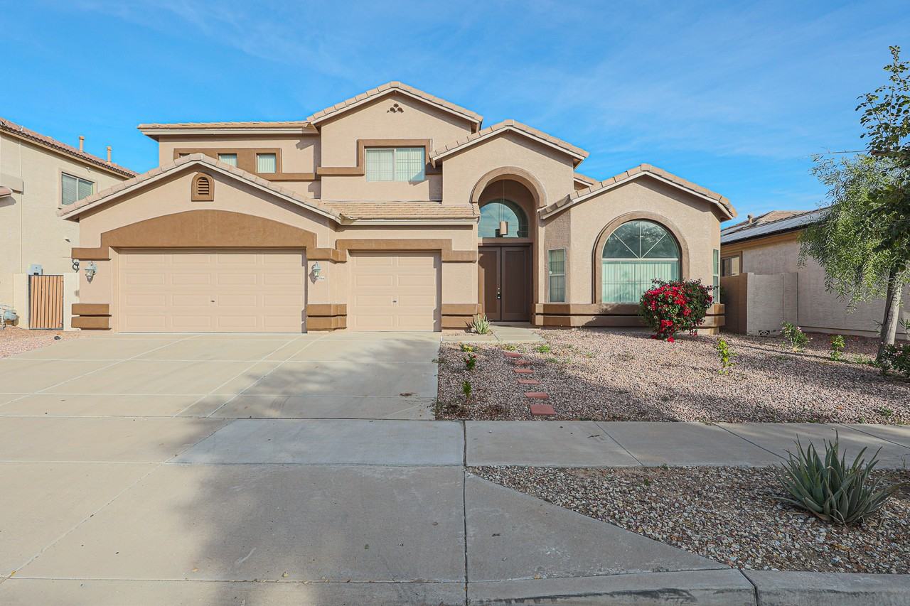 15566 W Shangri La Rd - Photo 2 of 41