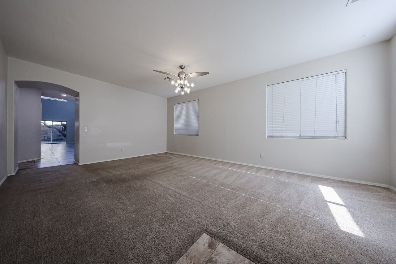 44388 W Oster Dr - Photo 4 of 50