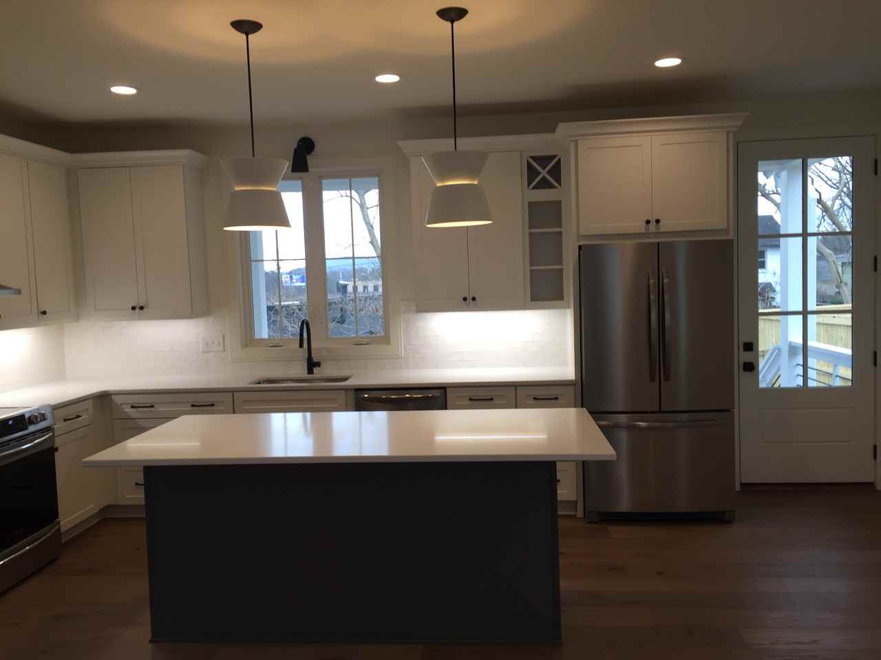 1207B Sweetbriar Ave #NA - Photo 6 of 17