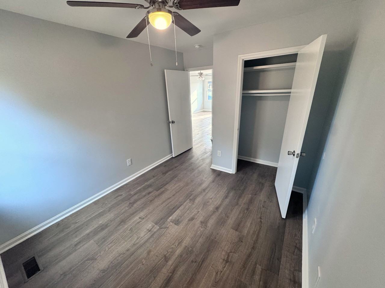 1005 Cole St #B - Photo 5 of 9