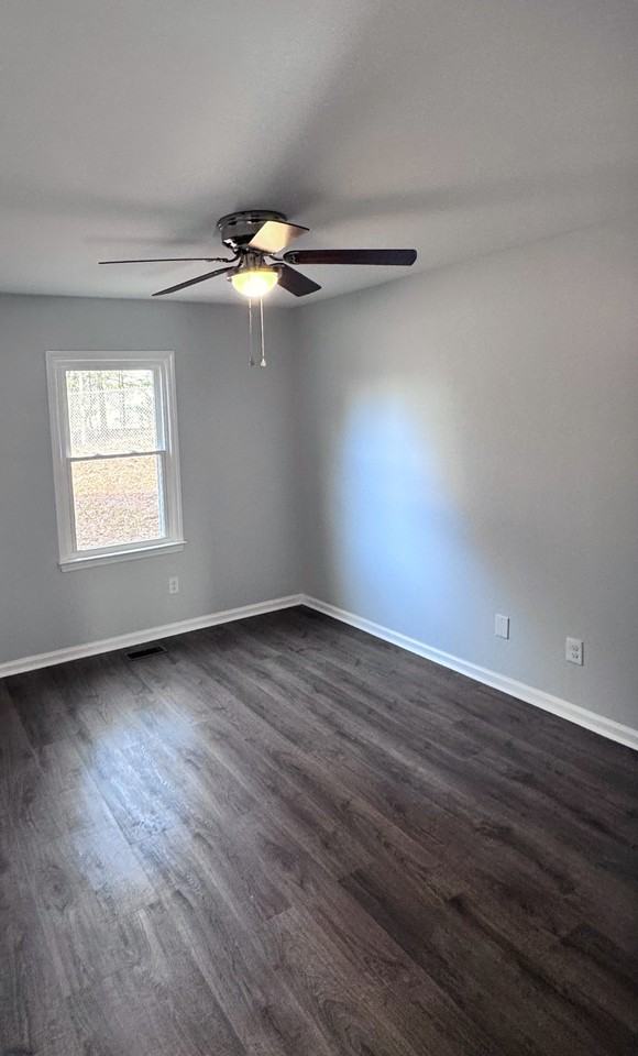 1005 Cole St #B - Photo 6 of 9