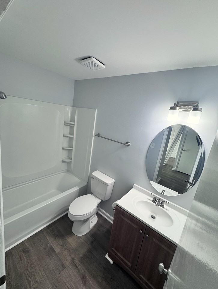 1005 Cole St #B - Photo 7 of 9