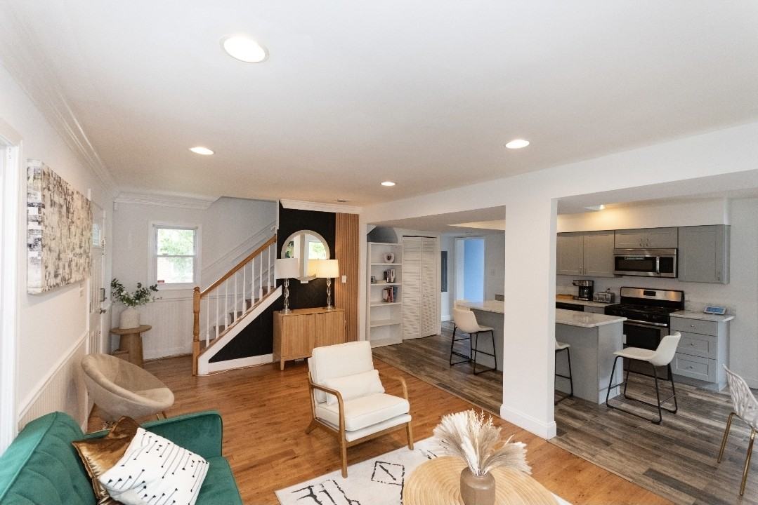 1012 East West Hwy #NA - Photo 2 of 10