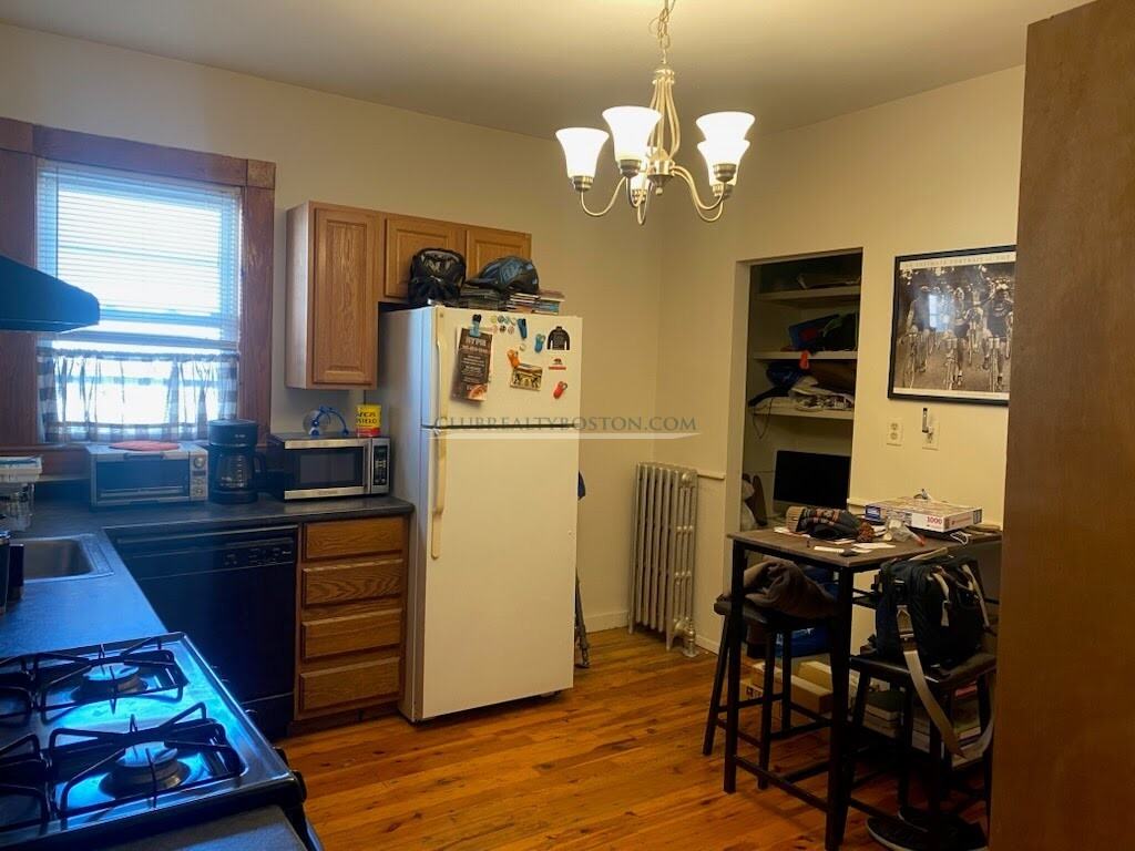 364 Crescent St #2A - Photo 6 of 20