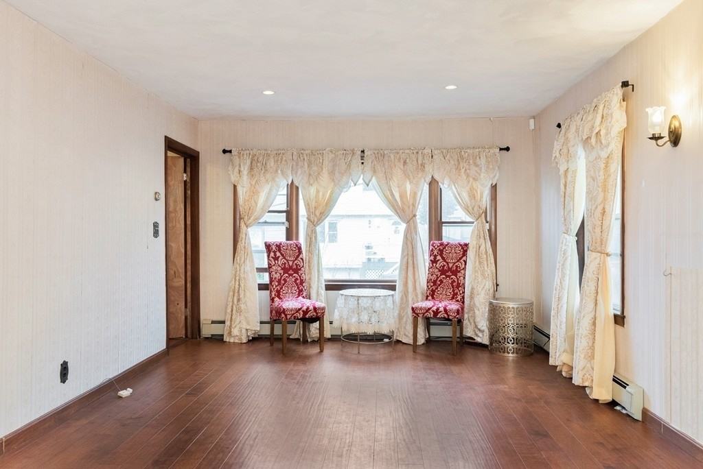 93 Sylvia St - Photo 3 of 17