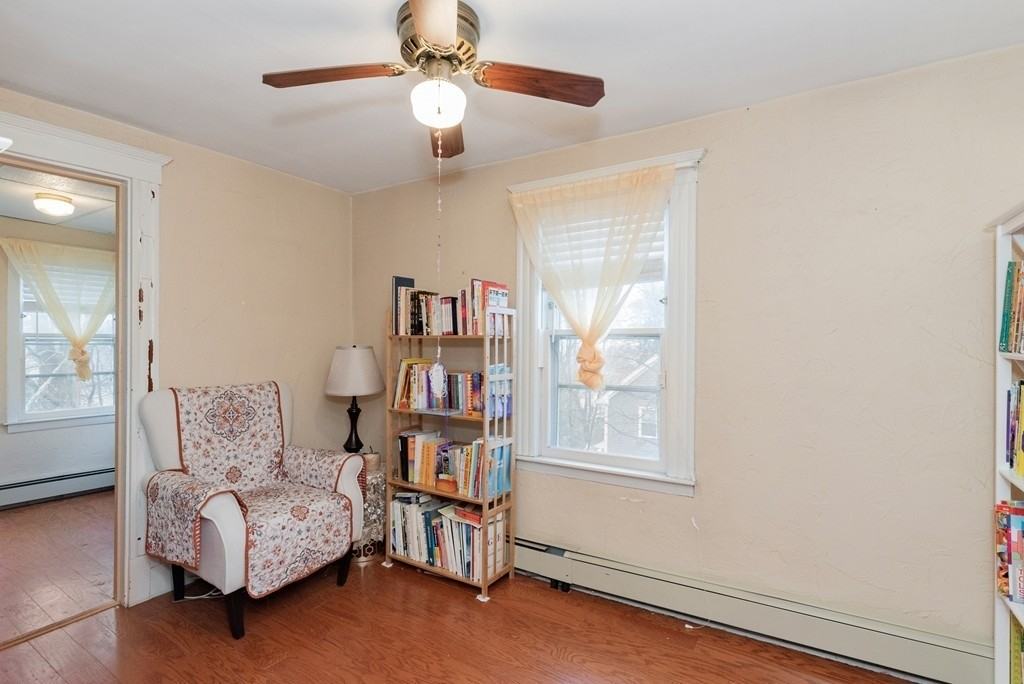 93 Sylvia St - Photo 5 of 17