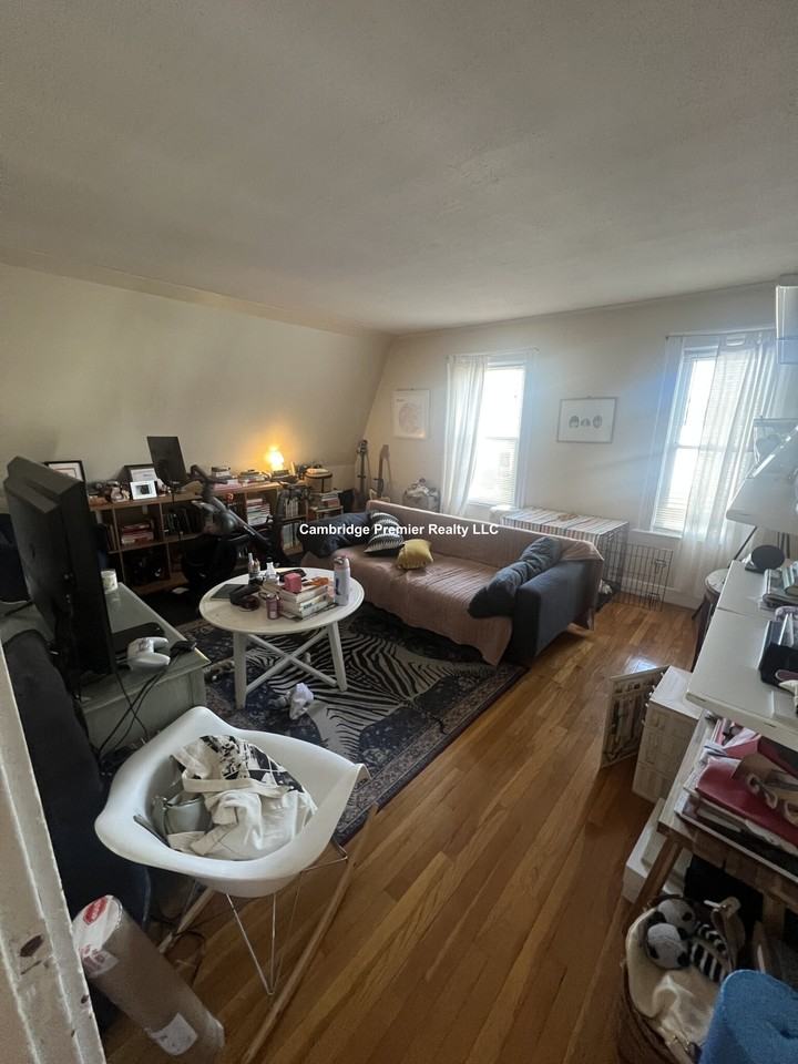 Charnwood Rd #3 - Photo 3 of 26