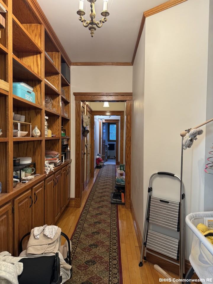 41 Hawthorn St #10 - Photo 2 of 9