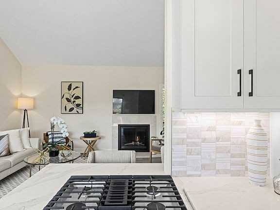 4000 Rio Rd #9 - Photo 6 of 25