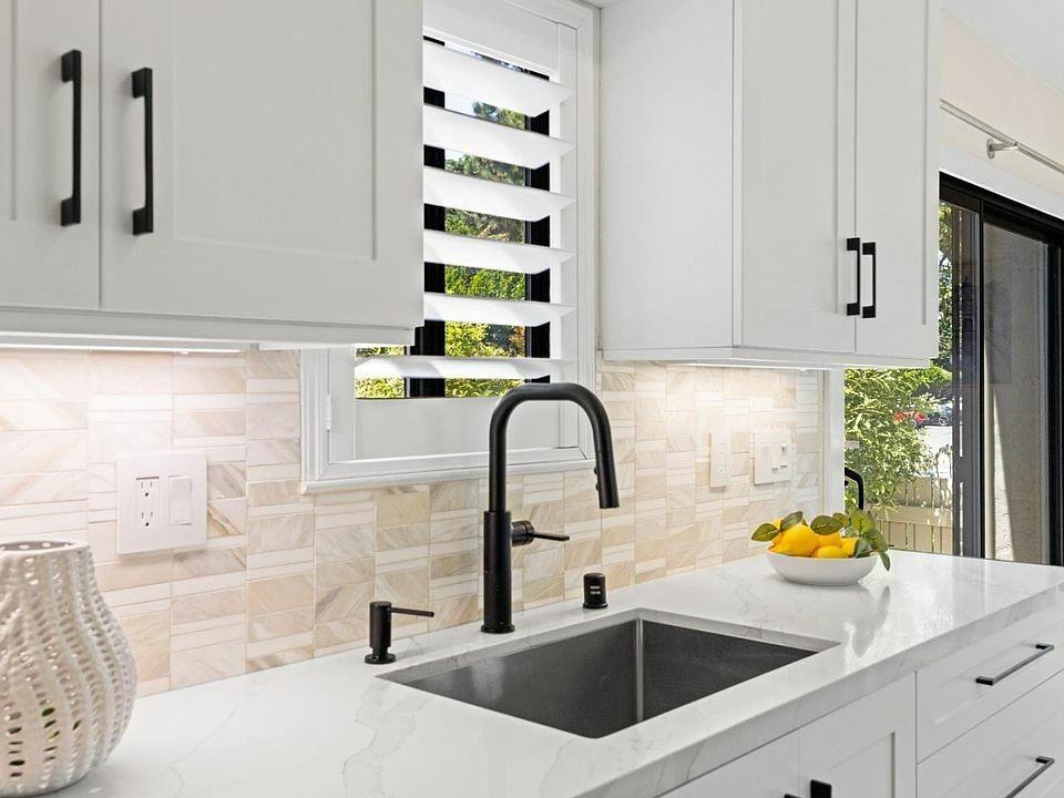 4000 Rio Rd #9 - Photo 7 of 25