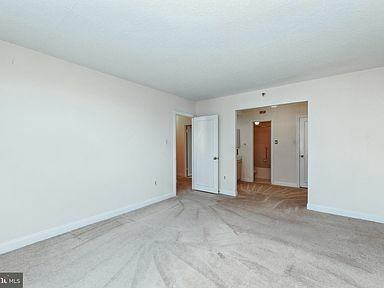 4550 N Park Ave #108 - Photo 3 of 17