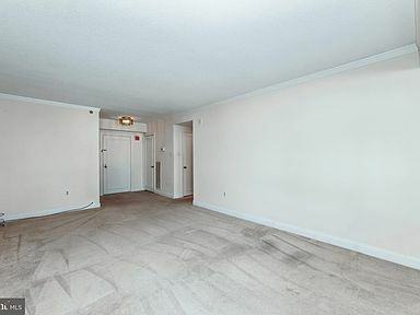 4550 N Park Ave #108 - Photo 6 of 17