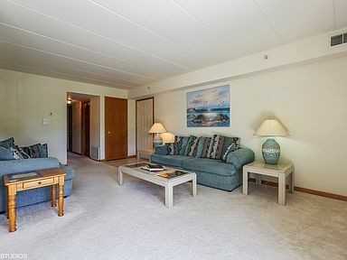 12799 Saint Andrews Ct - Photo 2 of 11