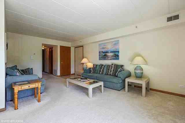 12799 Saint Andrews Ct - Photo 3 of 11