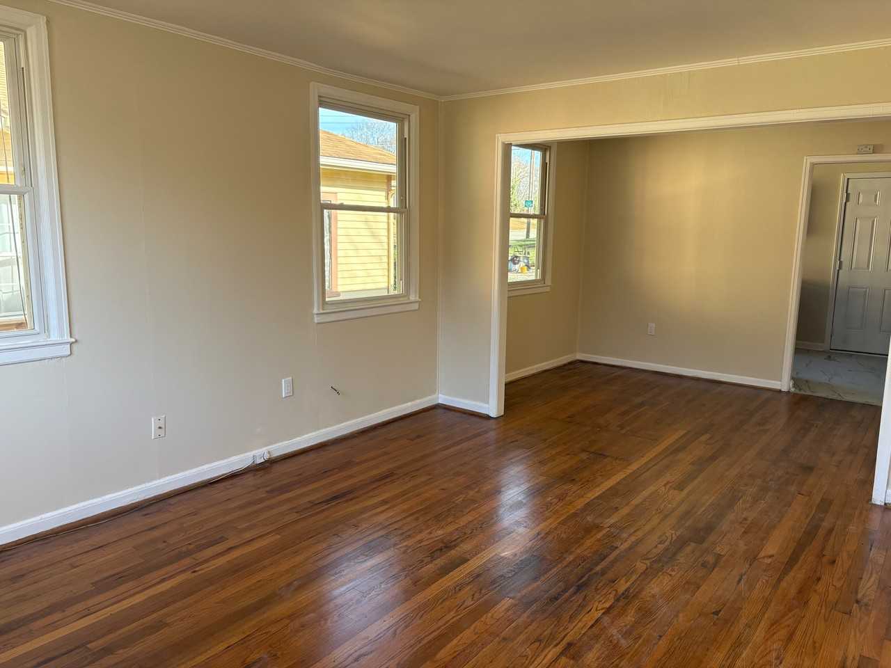 2203 S Benbow Rd #1 - Photo 3 of 14