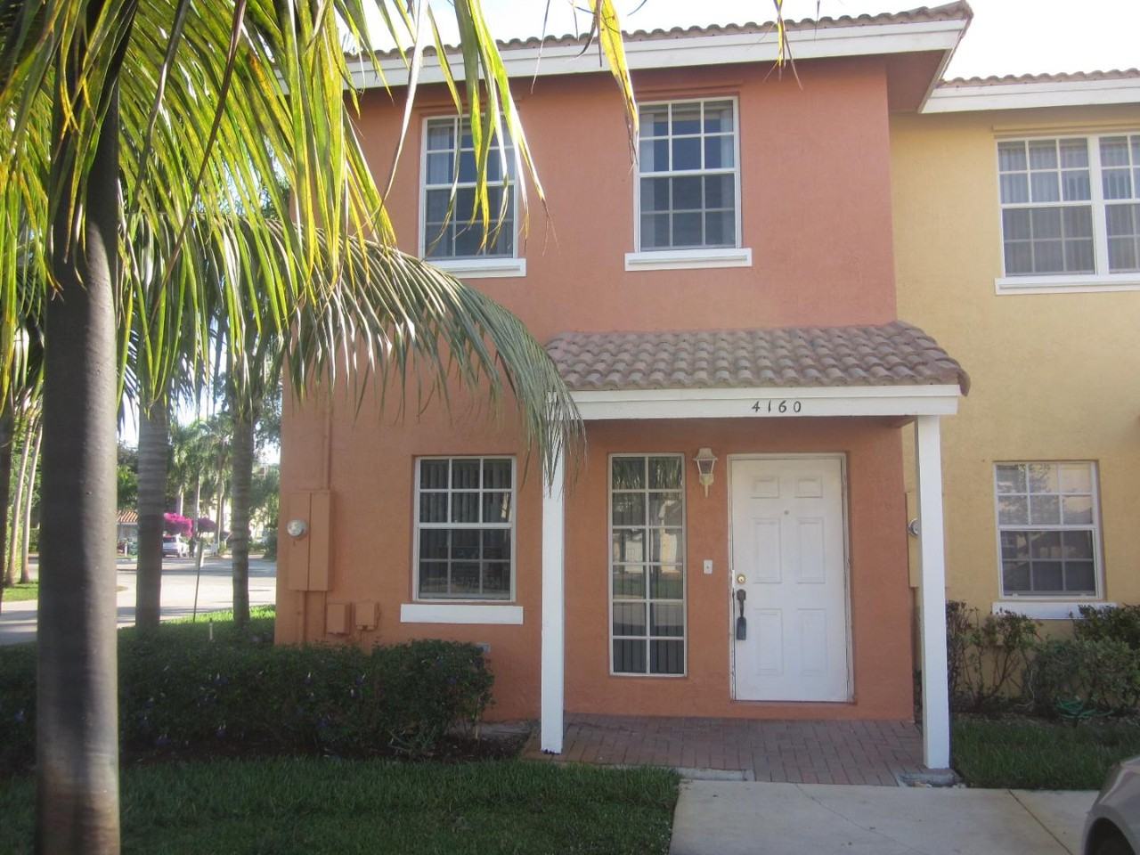 4160 Nw 67th Ter - Photo 2 of 20