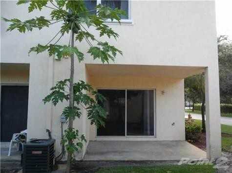 4160 Nw 67th Ter - Photo 5 of 20