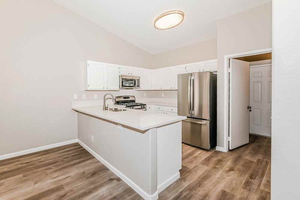 5025 Vista Del Rancho Way - Photo 7 of 16