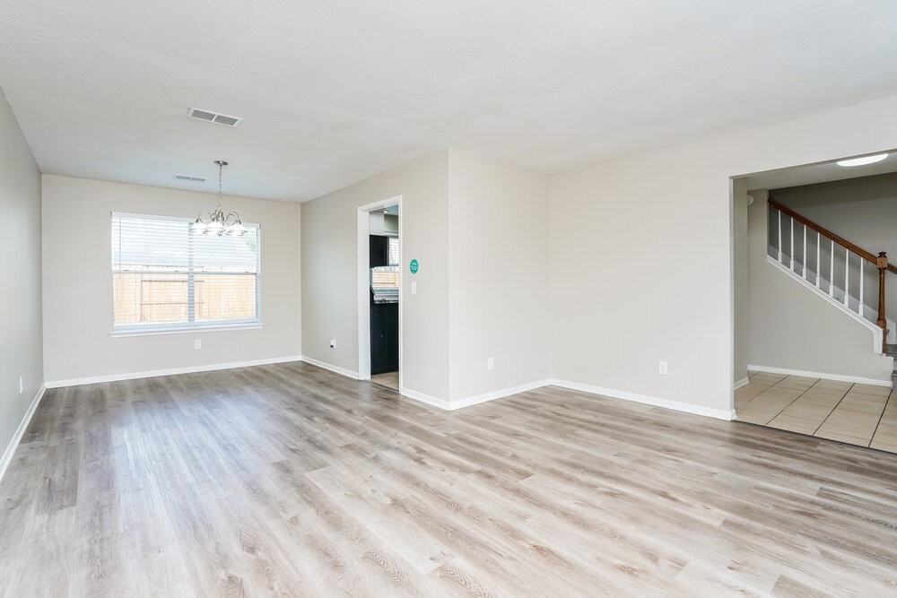 18162 Holly Green Dr - Photo 5 of 17