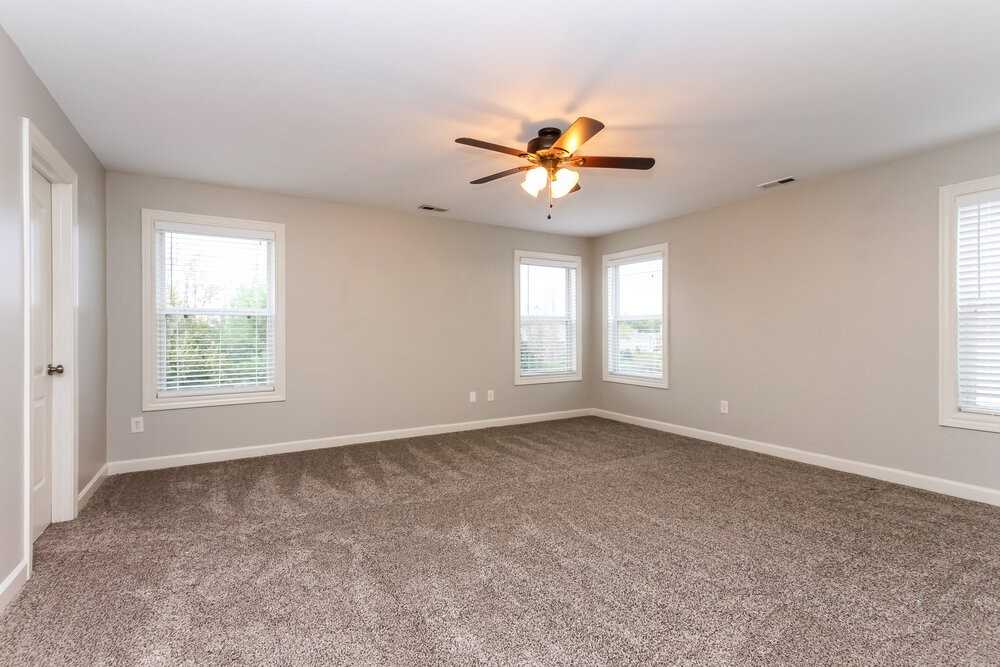 9718 Rhodes Ln - Photo 5 of 15