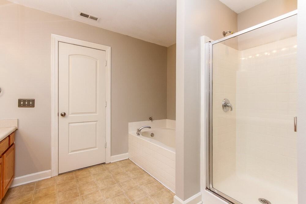 9718 Rhodes Ln - Photo 7 of 15