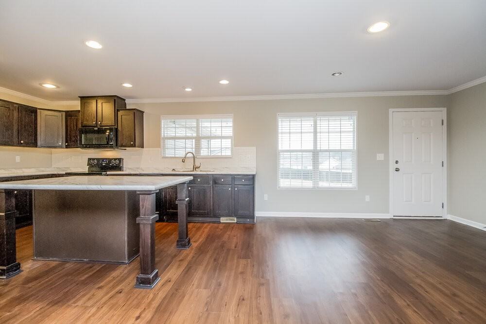 2003 Vancroft Cir - Photo 2 of 15