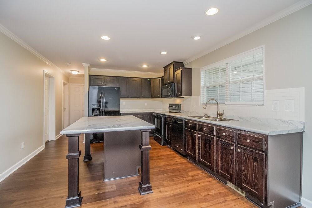 2003 Vancroft Cir - Photo 5 of 15