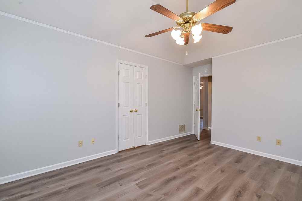 10018 Fox Hunt Dr - Photo 3 of 16