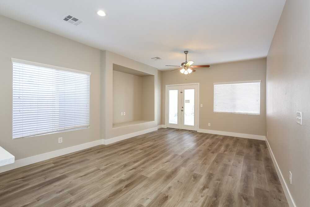 3802 Caribbean Blue Ave - Photo 4 of 15