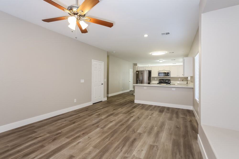 3802 Caribbean Blue Ave - Photo 5 of 15