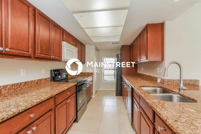 605 Se 35th St - Photo 5 of 16