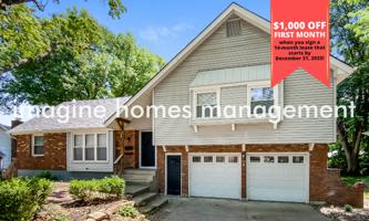 featured image of 6815 N Michigan Ave