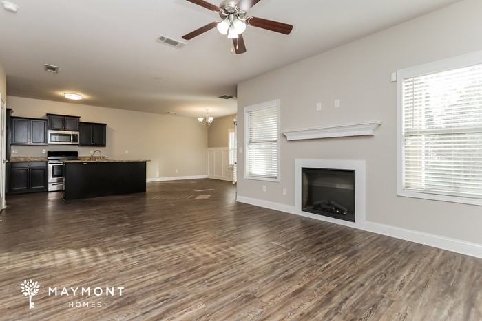 1004 Allegiance Dr - Photo 5 of 13