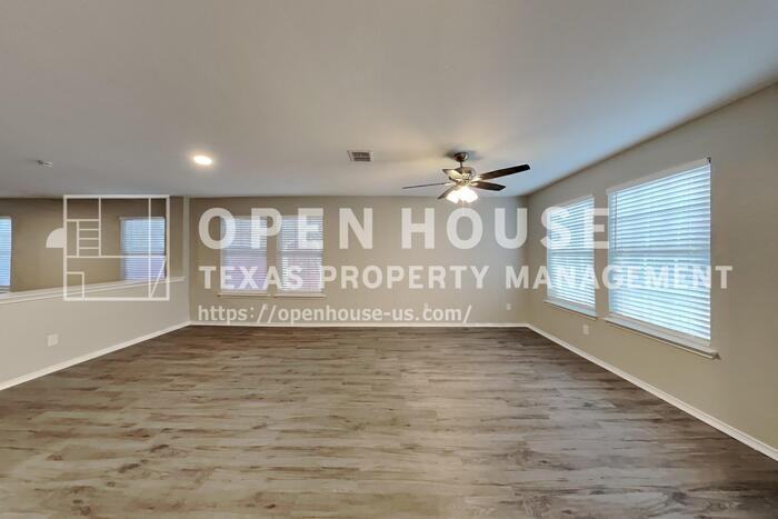 1507 Sienna Dr - Photo 5 of 20