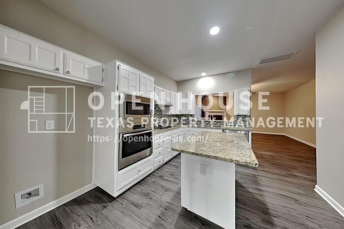 1102 Hall Dr - Photo 7 of 24