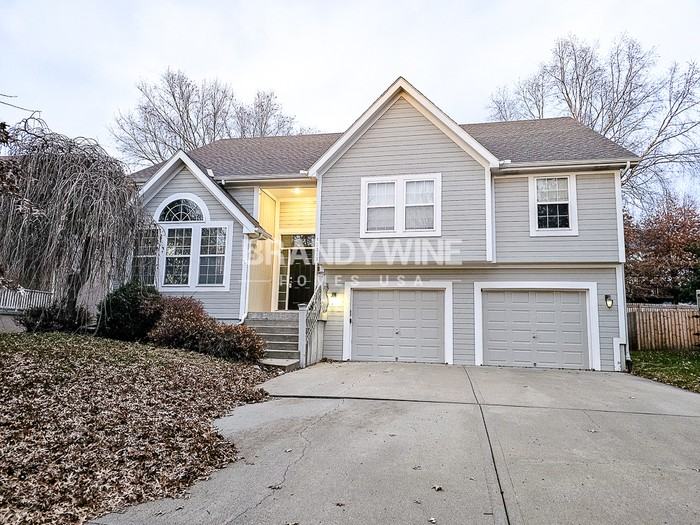 13313 Redwood Ln - Photo 2 of 14