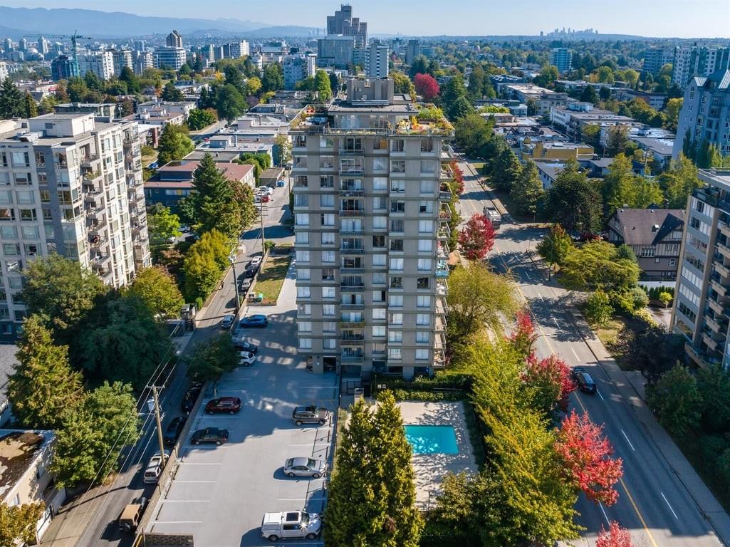 Skyline - Photo 3 of 50