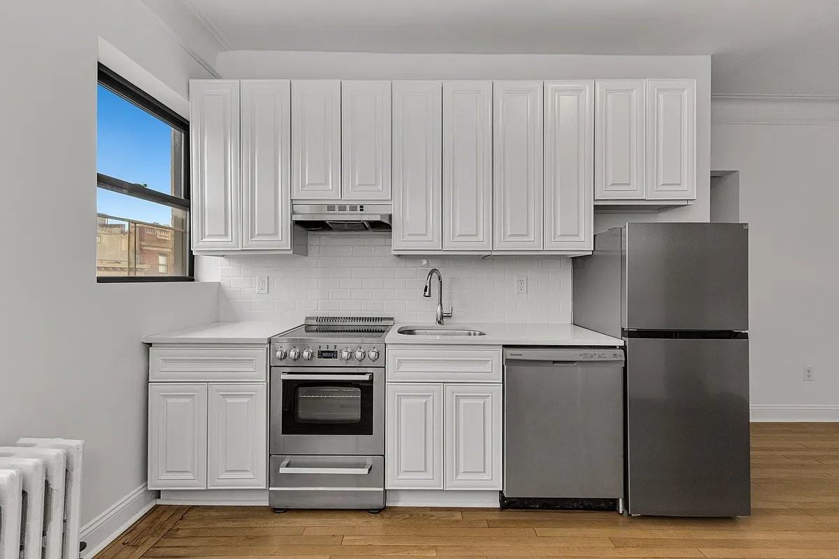 76 Carmine St #7A - Photo 4 of 5