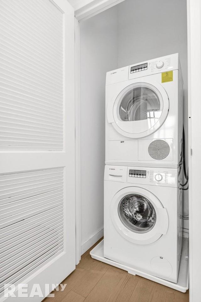 Hope St #521 - Photo 3 of 6