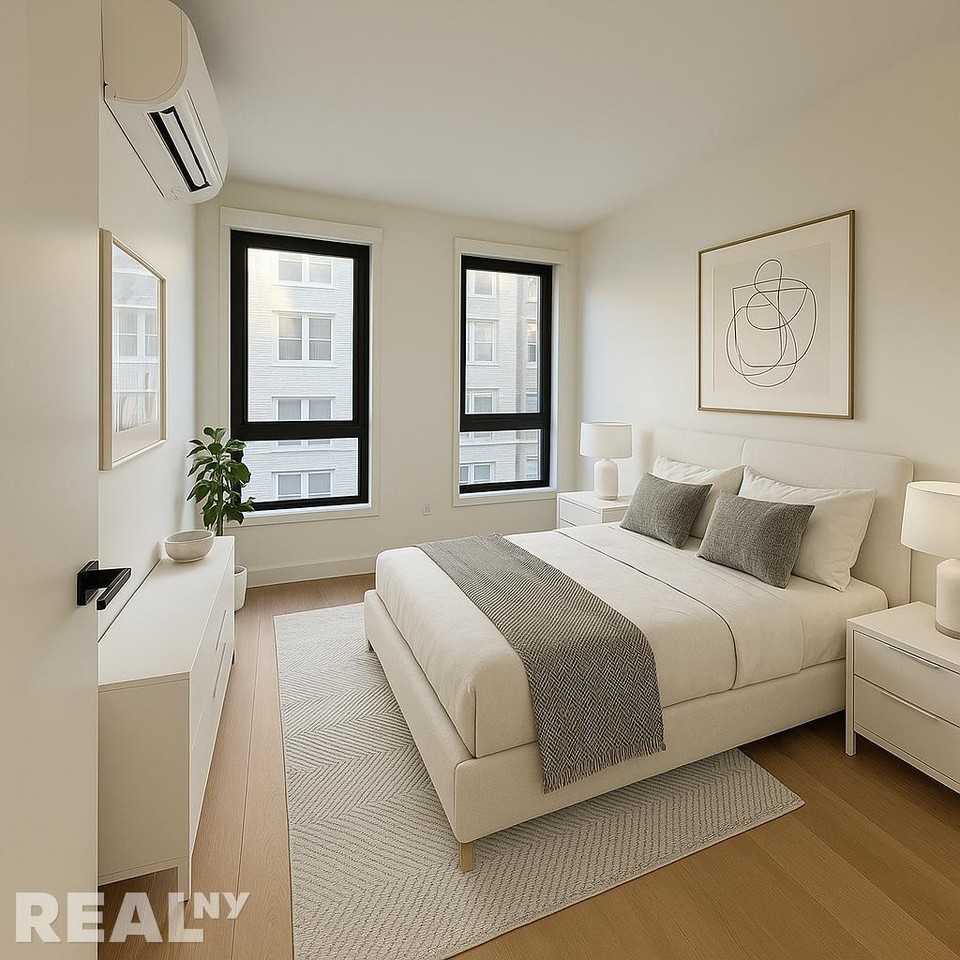 Hope St #716 - Photo 3 of 8