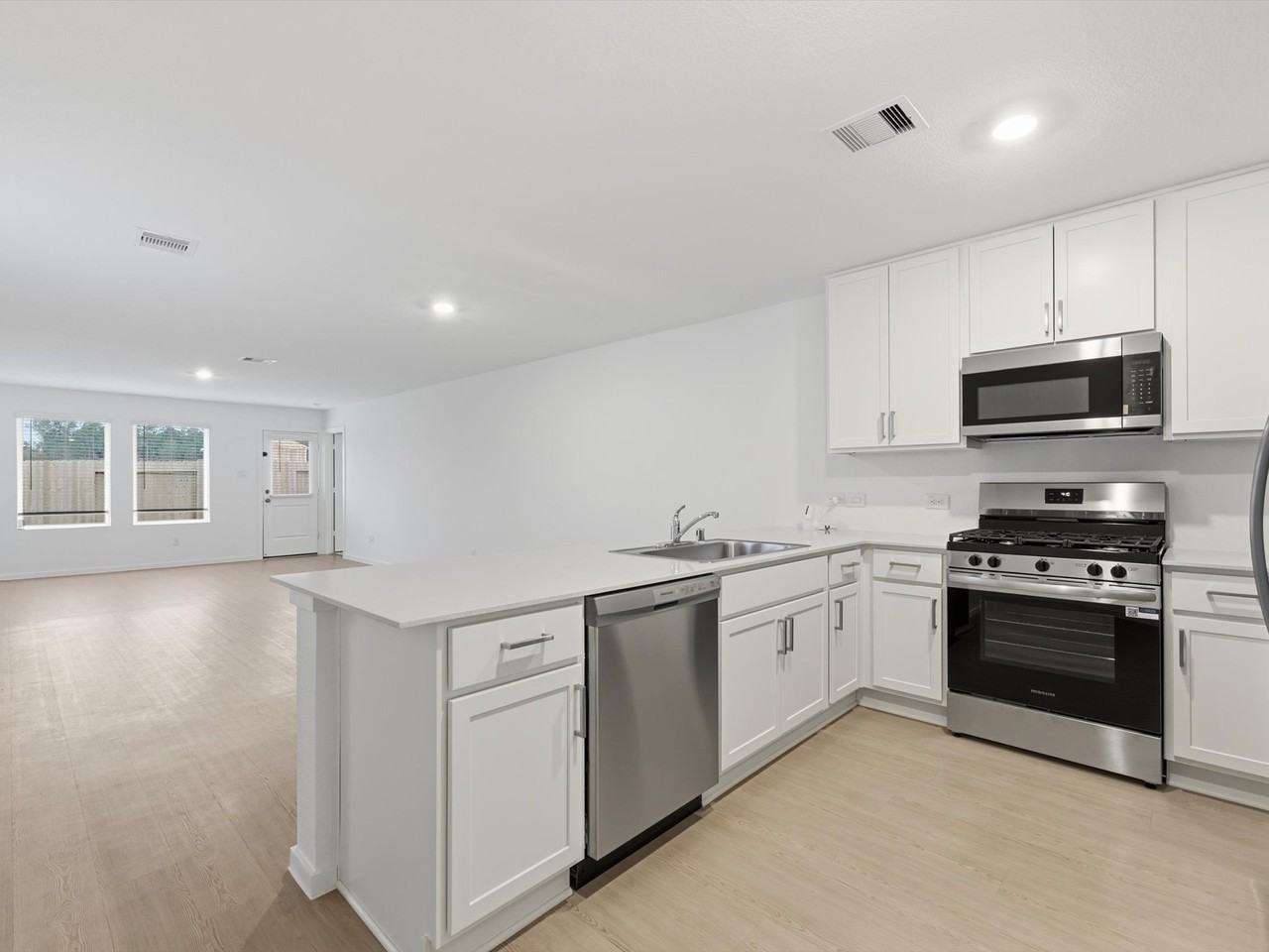 25409 Carnation Court - Photo 7 of 26