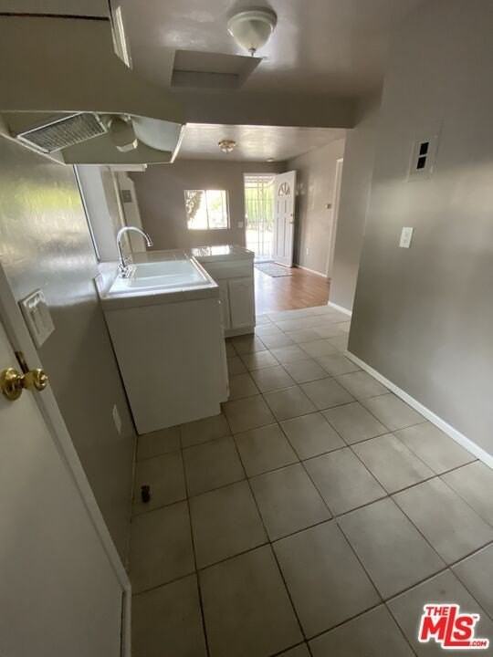 2734 W 15th St - Photo 5 of 13